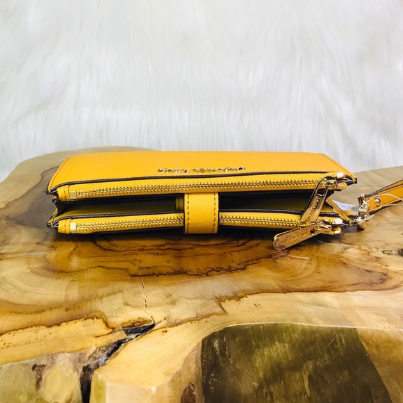 Michael Kors Jet Set Travel Double Zip Wristlet - Picture 6 of 8